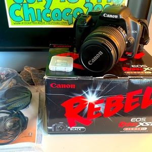Canon Rebel Xsi EOS 450D Digital Camera (bundled with accessories!)